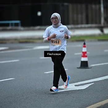 Runner Photo 8911097