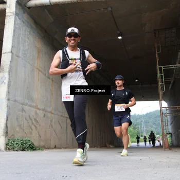 Runner Photo 8911100