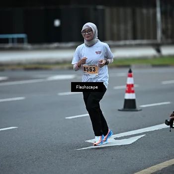 Runner Photo 8911146