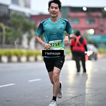 Runner Photo 8911278