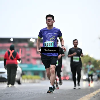 Runner Photo 8911331