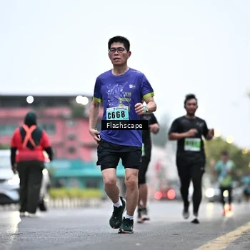 Runner Photo 8911403