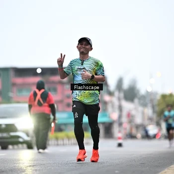 Runner Photo 8911425