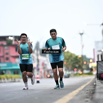 Runner Photo 8911475