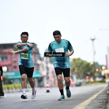 Runner Photo 8911503