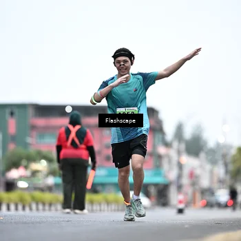 Runner Photo 8911676