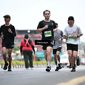 Runner Photo 8911694