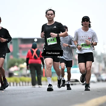 Runner Photo 8911706