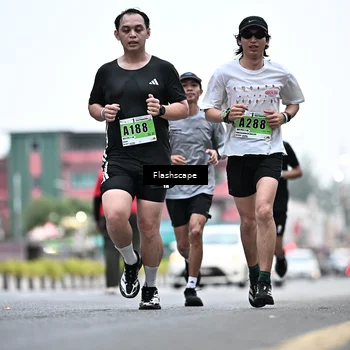 Runner Photo 8911725