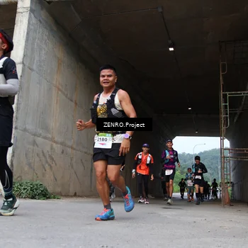 Runner Photo 8911813