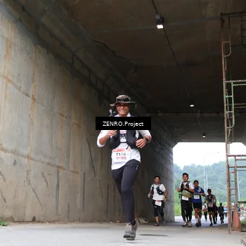 Runner Photo 8911947
