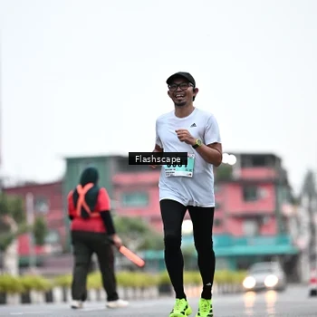 Runner Photo 8911992