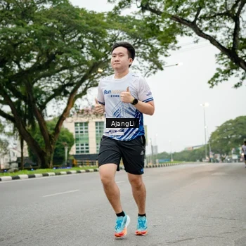 Runner Photo 8912038