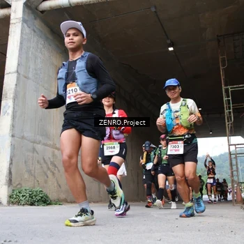 Runner Photo 8912110