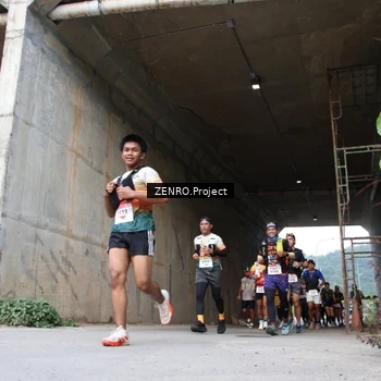 Runner Photo 8912118