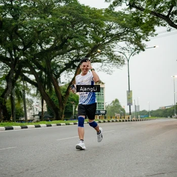 Runner Photo 8912132