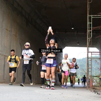 Runner Photo 8912133