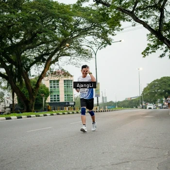 Runner Photo 8912143