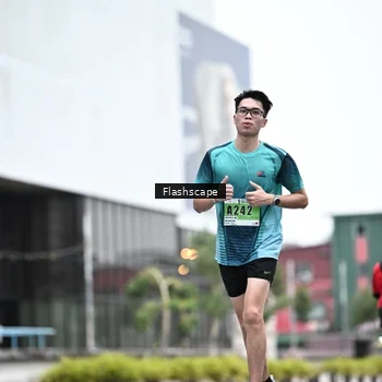 Runner Photo 8912147