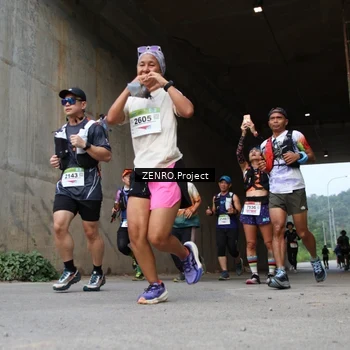 Runner Photo 8912155