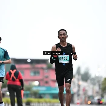 Runner Photo 8912158