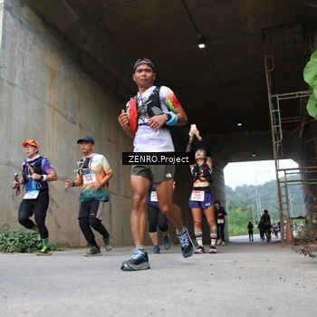 Runner Photo 8912159