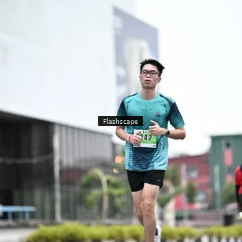 Runner Photo 8912175