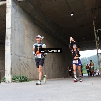 Runner Photo 8912176