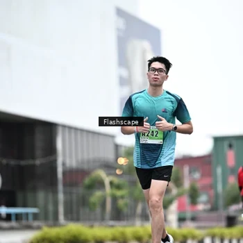 Runner Photo 8912180