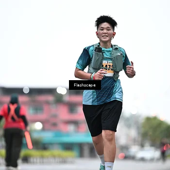 Runner Photo 8912190