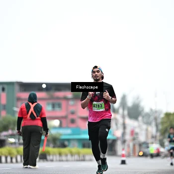 Runner Photo 8912208