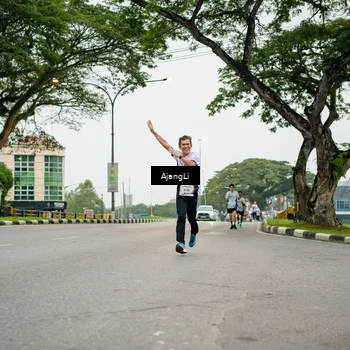 Runner Photo 8912213