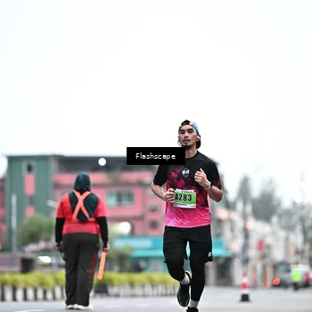Runner Photo 8912236