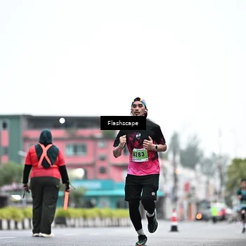 Runner Photo 8912240