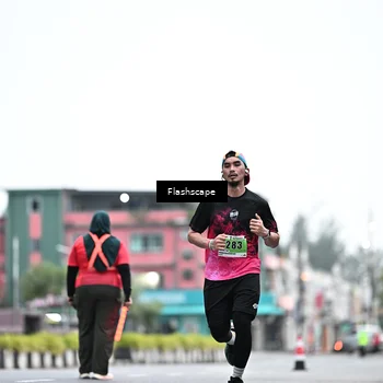 Runner Photo 8912243
