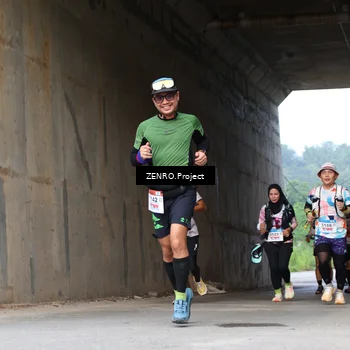 Runner Photo 8912245