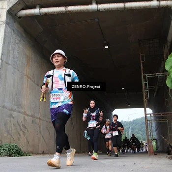Runner Photo 8912258