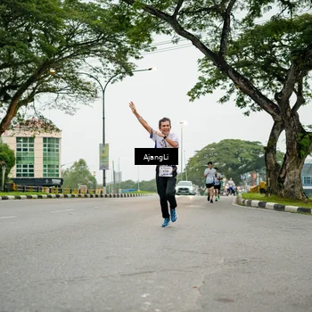 Runner Photo 8912261