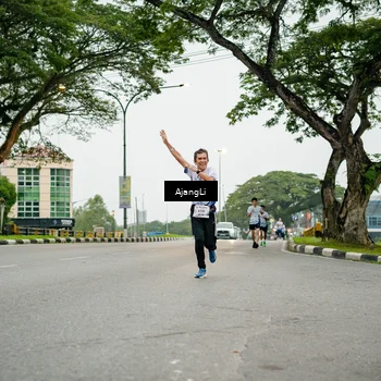 Runner Photo 8912293