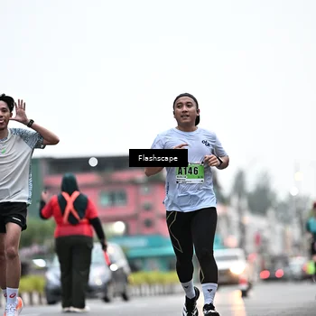 Runner Photo 8912304