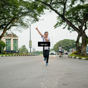 Runner Photo 8912305