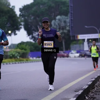 Runner Photo 8912383