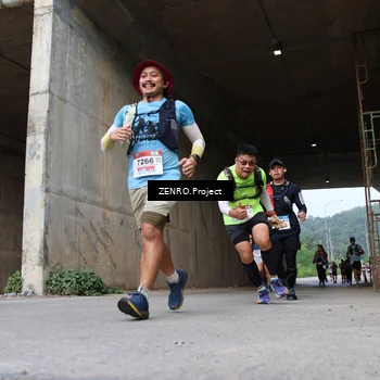 Runner Photo 8912445