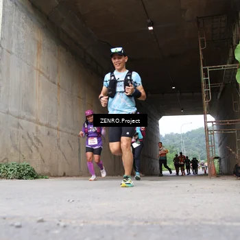 Runner Photo 8912463