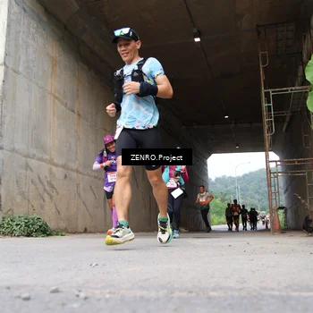 Runner Photo 8912490