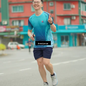 Runner Photo 8912498