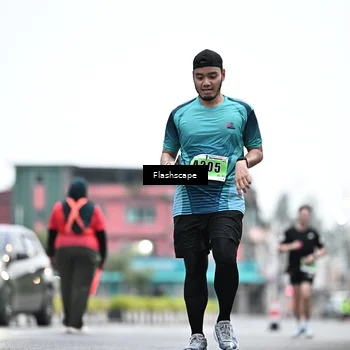 Runner Photo 8912542