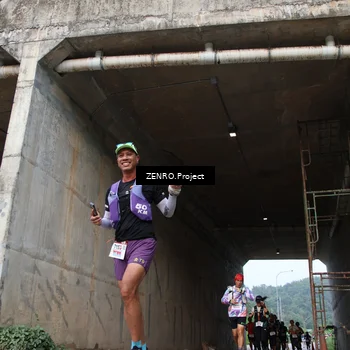 Runner Photo 8912543