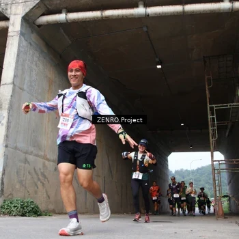 Runner Photo 8912552