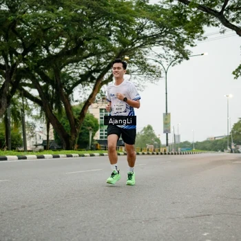 Runner Photo 8912571